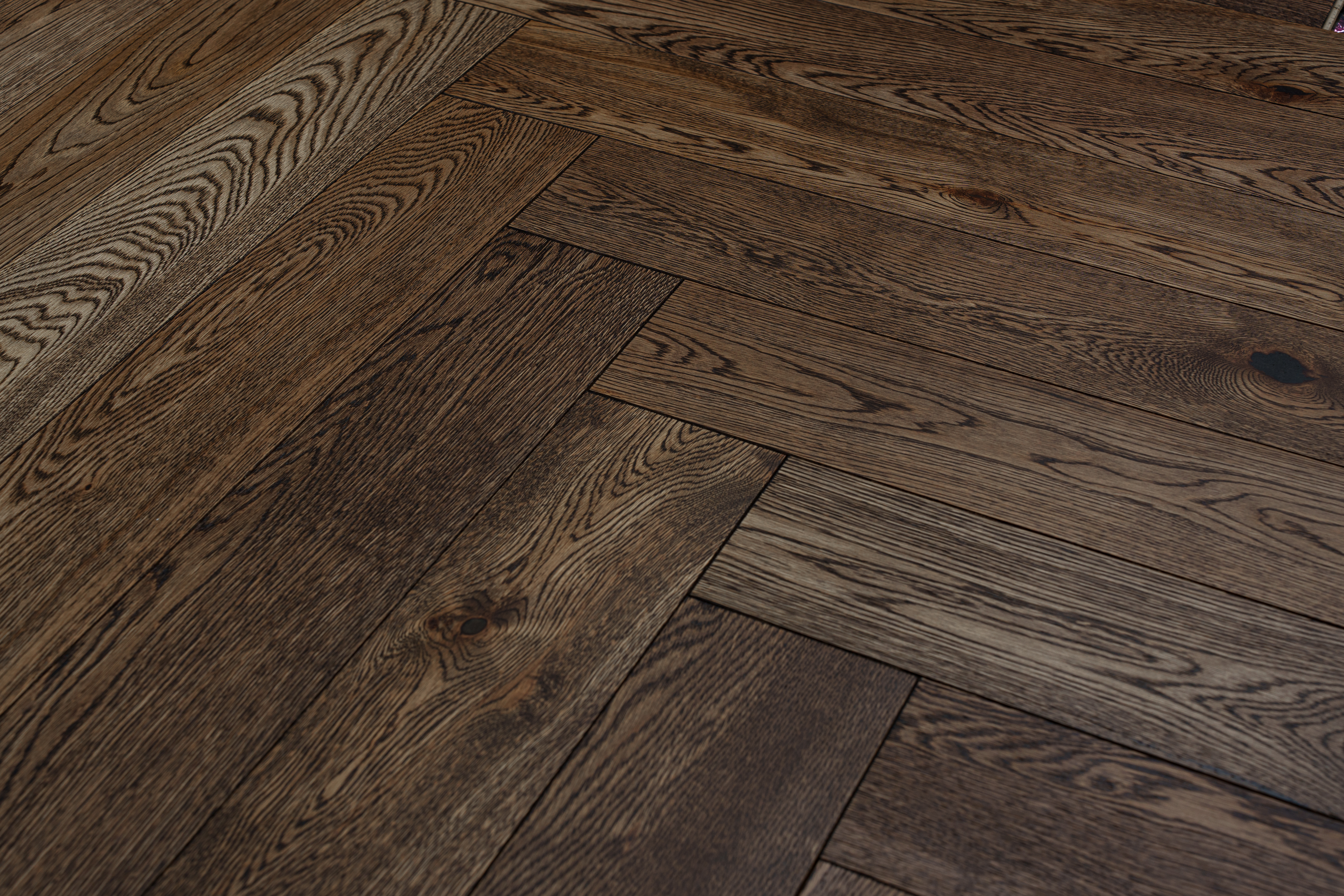 Паркетная доска AmberWood/Амбер Вуд Венгерская елочка Дуб Коттедж Кантри бесцветное масло, браш 915х127х14 мм (0,93 м2/упак)